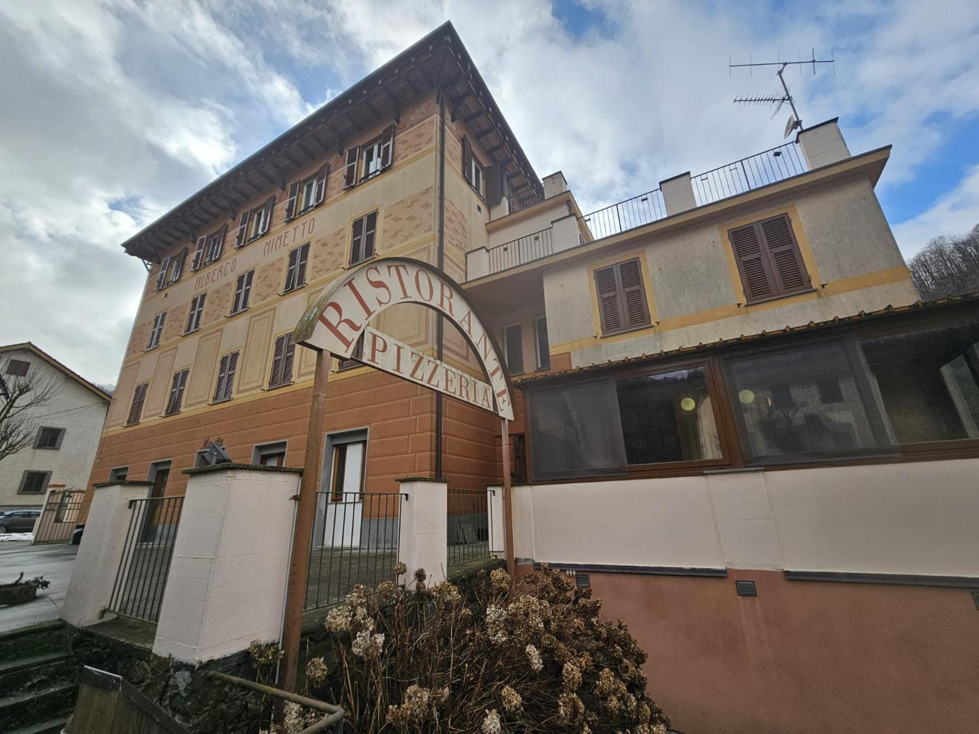 Albergo Minetto Martina Olba Exterior photo